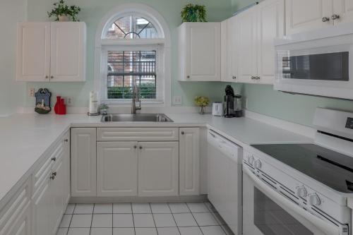 Ground Floor Condo 2 bed 2 bath Riverwalk at Arrowhead Country Club Unit 104 photo 13