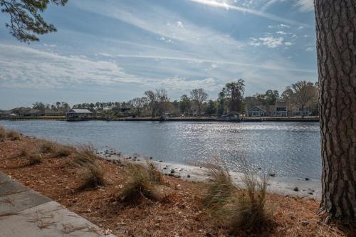 Ground Floor Condo 2 bed 2 bath Riverwalk at Arrowhead Country Club Unit 104 photo 23