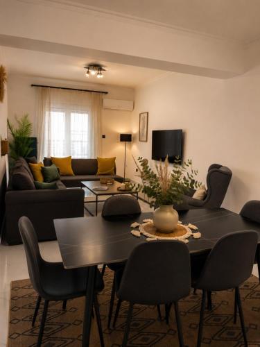 Victoria's Spacious Apartment