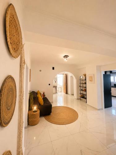 Victoria's Spacious Apartment