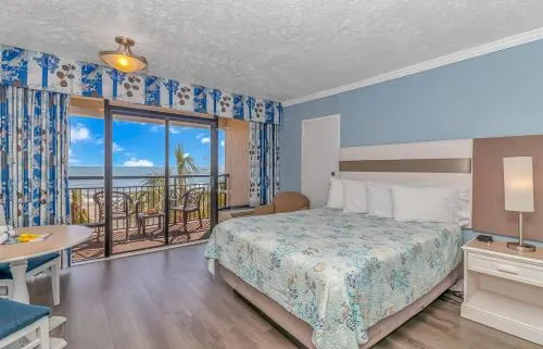 Ocean Reef Resort - Direct Oceanfront Studio - Nicely Updated! Perfect for 2-4 guests! Unit 303 photo 1