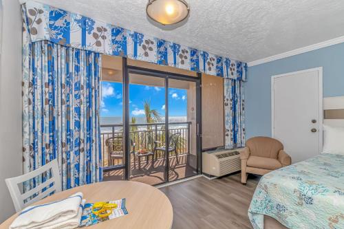 Ocean Reef Resort - Direct Oceanfront Studio - Nicely Updated! Perfect for 2-4 guests! Unit 303 photo 6