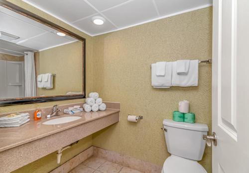 Ocean Reef Resort - Direct Oceanfront Studio - Nicely Updated! Perfect for 2-4 guests! Unit 303 photo 12