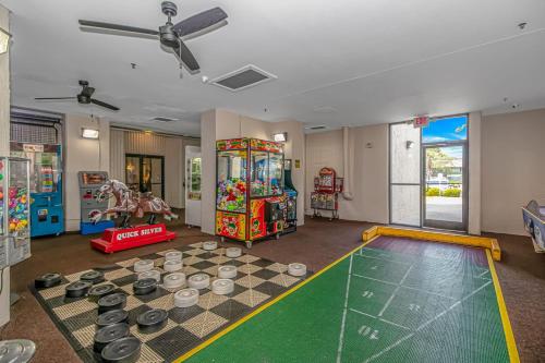 Ocean Reef Resort - Direct Oceanfront Studio - Nicely Updated! Perfect for 2-4 guests! Unit 303 photo 24