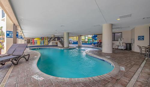 Ocean Reef Resort - Direct Oceanfront Studio - Nicely Updated! Perfect for 2-4 guests! Unit 303 photo 25