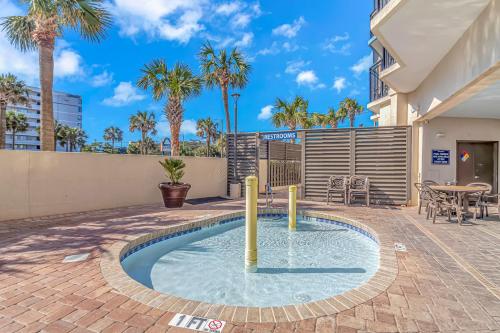 Ocean Reef Resort - Direct Oceanfront Studio - Nicely Updated! Perfect for 2-4 guests! Unit 303 photo 28