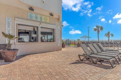Ocean Reef Resort - Direct Oceanfront Studio - Nicely Updated! Perfect for 2-4 guests! Unit 303 photo 32