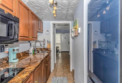 Newly Renovated- Oceanfront 1 Bedroom Suite- Sand Dunes 2726 photo 7