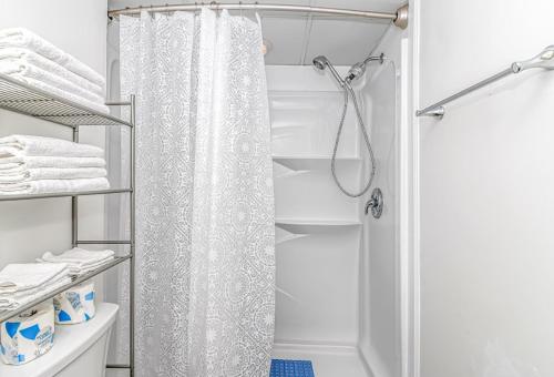 Newly Renovated- Oceanfront 1 Bedroom Suite- Sand Dunes 2726 photo 12