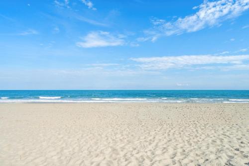 Incredible Oceanfront 1 BR Condo- Breathtaking Views- Ocean Forest Plaza 2108 photo 36