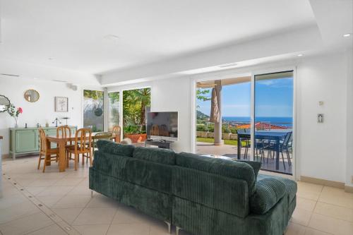 Sunset Villa Panoramic view and hot tub