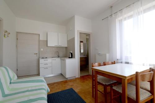 Apartments with parking space Zadar - Diklo, Zadar - 15338