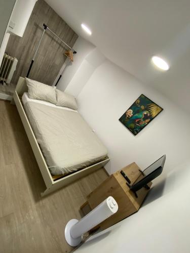 Cozy studio not in the center, in the historic area of Lisbon