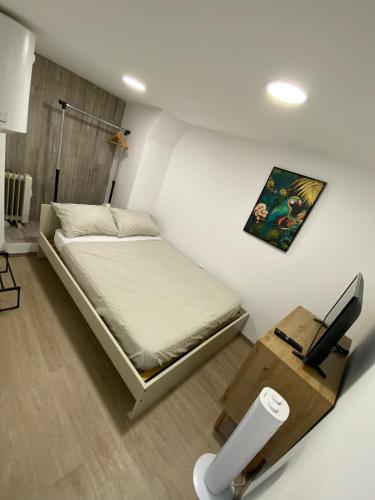 Cozy studio not in the center, in the historic area of Lisbon