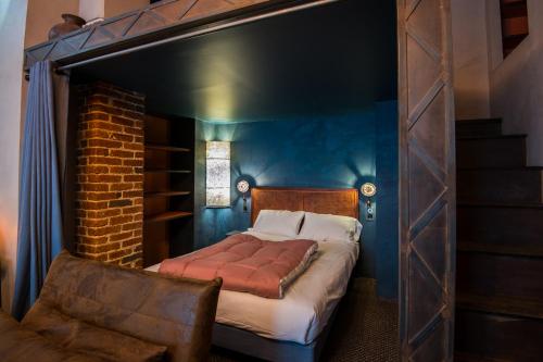 Luxury Industrial Suite with Private Hammam at Paris Montparnasse