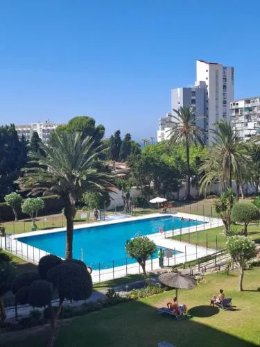 Beautiful Modern Flat Near the Beach & Pool photo 1