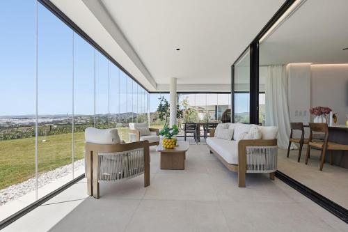4 Bedroom Sea View Apartment at Estepona Hills