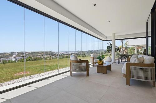 4 Bedroom Sea View Apartment at Estepona Hills