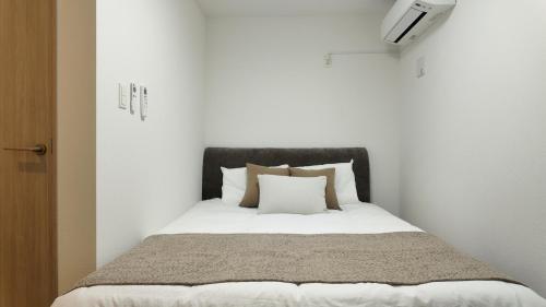 和居 柏鶴 難波まで約 10 分 新築貸切宿 地下鉄 3 路線アクセス可 徒歩圏内に天然温泉