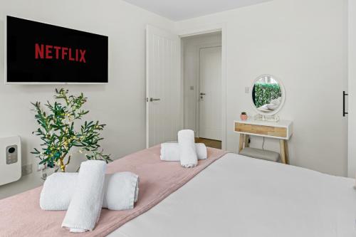 Luxury City Retreat - sleeps 6 with Games, Netflix & Record Player photo 27