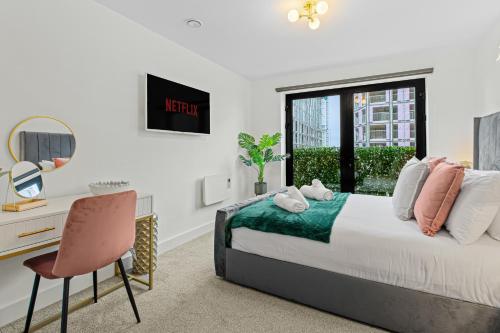 Luxury City Retreat - sleeps 6 with Games, Netflix & Record Player photo 11