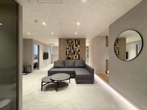 b hotel WAKO Hiroshima Ekimae BLD - Modern Apt with 2 Bathrooms