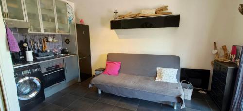 Studio in Saint-Aygulf with direct beach access