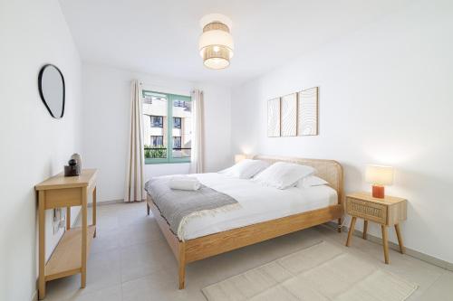 Quiet & Pretty 1 Bdr in the City Center