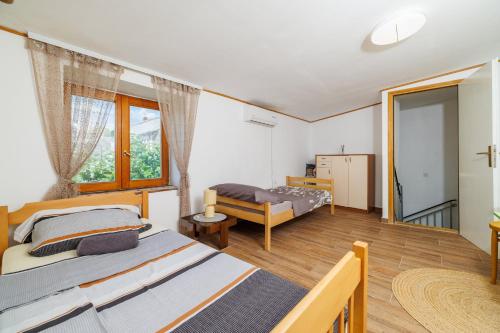 Ema Cottage