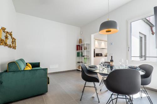 Exclusive Luxury Apt per 4, 100m Duomo, AC e Wi-Fi