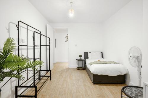 Huge Digbeth Apt Sleeps 8 5bed Free Parking. photo 11