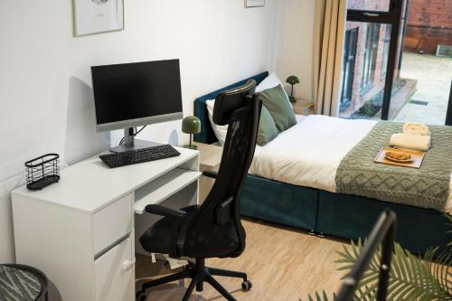 Huge Digbeth Apt Sleeps 8 5bed Free Parking. photo 17