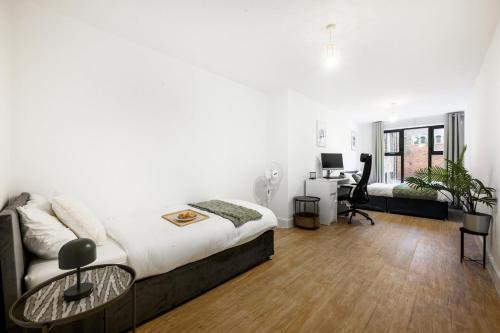 Huge Digbeth Apt Sleeps 8 5bed Free Parking. photo 16