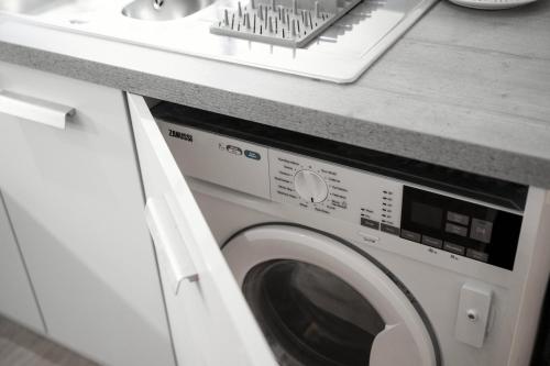 Huge Digbeth Apt Sleeps 8 5bed Free Parking. photo 29