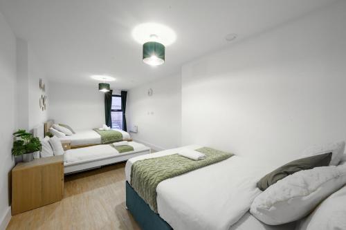 Huge Digbeth Apt Sleeps 8 5bed Free Parking. photo 41