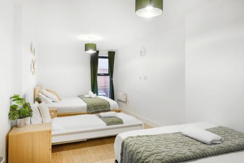 Huge Digbeth Apt Sleeps 8 5bed Free Parking. photo 44