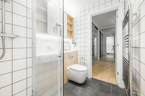 Huge Digbeth Apt Sleeps 8 5bed Free Parking. photo 49
