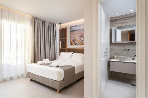 Elysian Beachfront Luxury Suite with Jacuzzi - Sea & City View - ADULTS ONLY