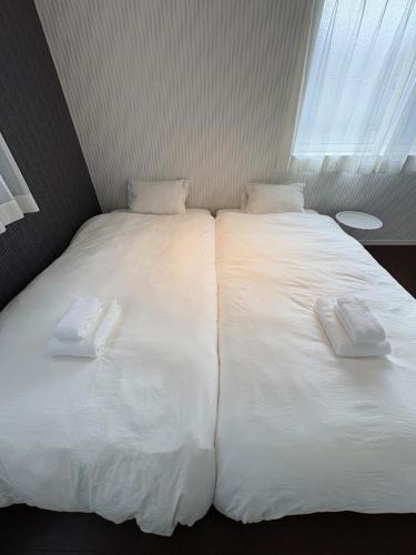 "Crossroads#22" Perfect Base - Floor Heating, 3Bedrooms, 2 Baths, Free Parking , Near USJ & Namba