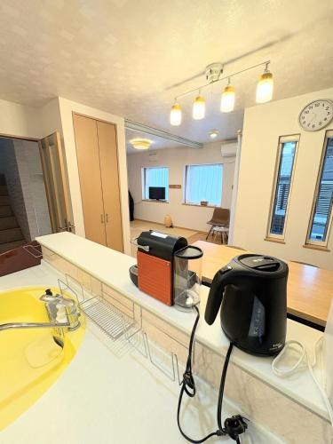 "Crossroads#22" Perfect Base - Floor Heating, 3Bedrooms, 2 Baths, Free Parking , Near USJ & Namba