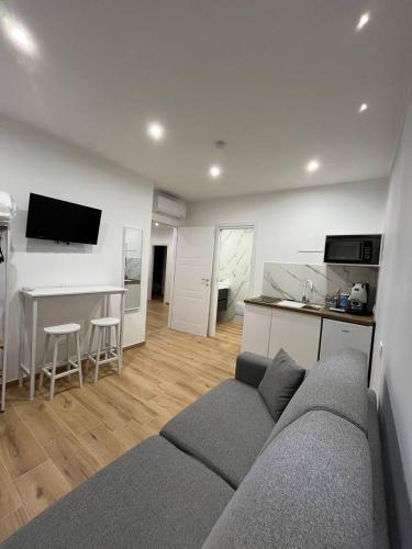The Family Rooms, Rione alto, Zona ospedaliera