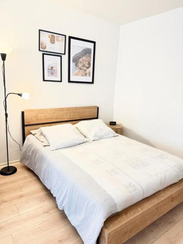 Llit o llits en una habitació de Studio le Devosge