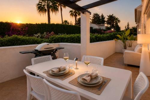 Ivy Pool Nueva Andalucia Bbq