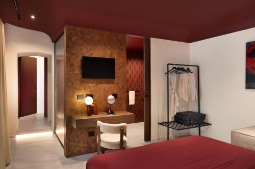 Zuroli Boutique Rooms