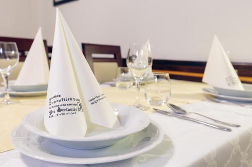 Župančičev hramにあるレストランまたは飲食店