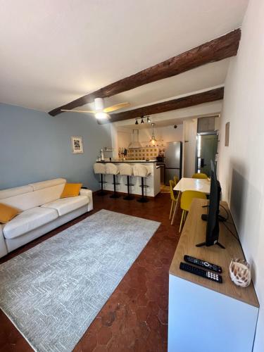 Aix Centre Rue d'Italie - T2 40m2 Rénové - à 2 pas du Cours Mirabeau