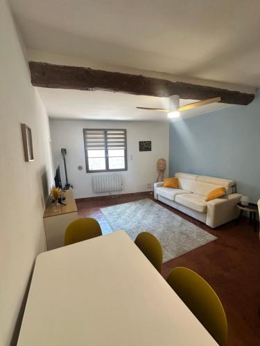 Aix Centre Rue d'Italie - T2 40m2 Rénové - à 2 pas du Cours Mirabeau