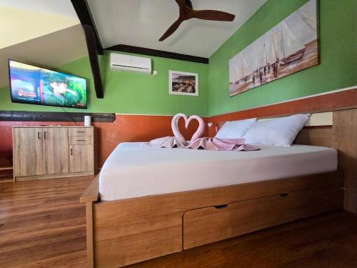 Cozy Studio with Sea and Old Town View