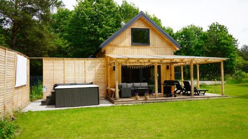 Kukułkowa Stodoła - nowoczesny dom z jackuzzi elektrycznym
