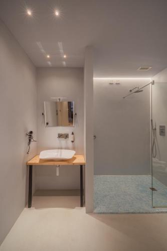 a bathroom with a sink and a shower at Dimora in Prato in Padova